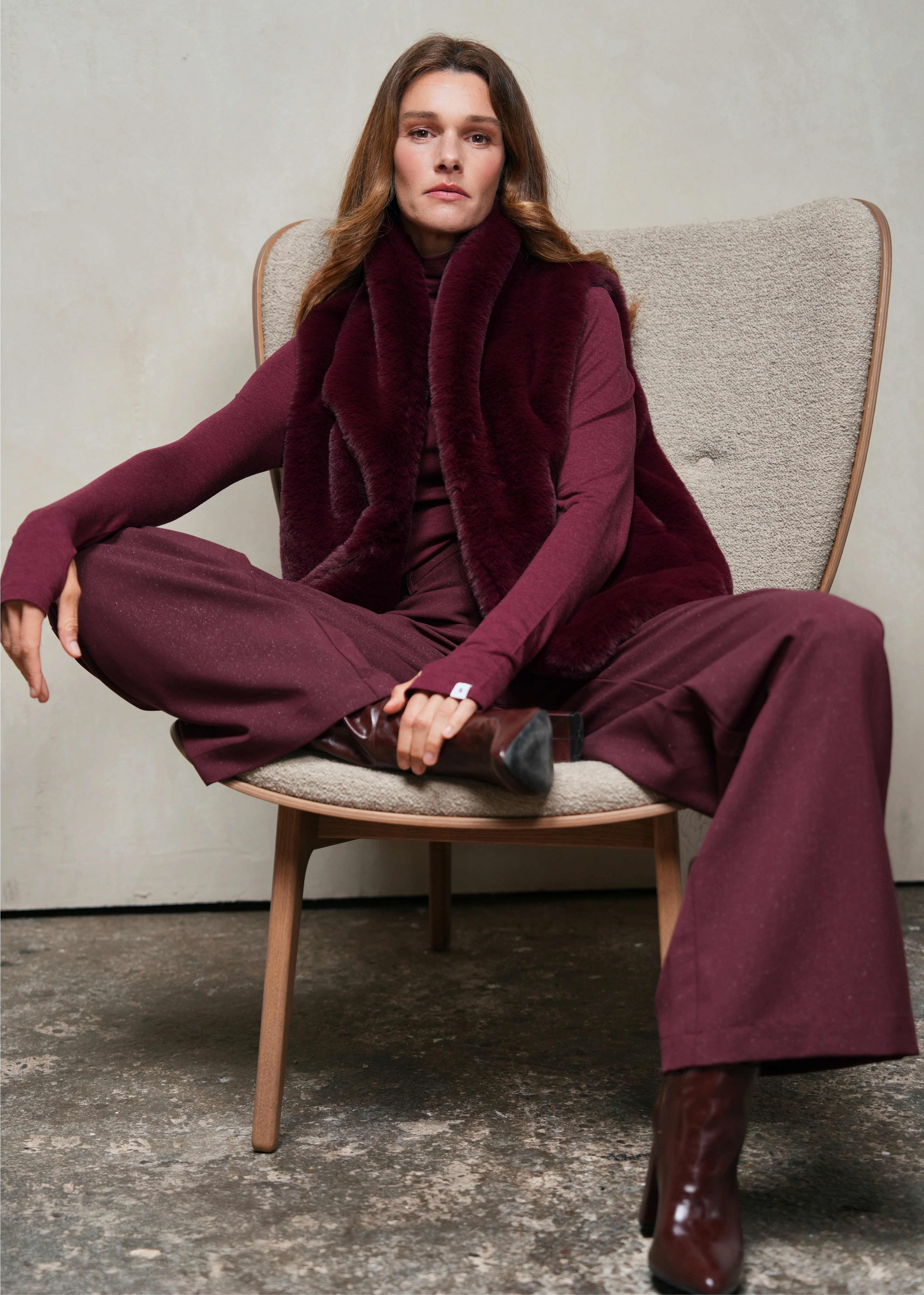 Zanesse Gilet Burgundy - Image 3